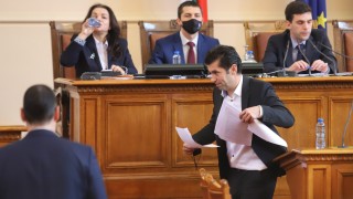 Кирил Петков не е разследващ орган а единственото което е