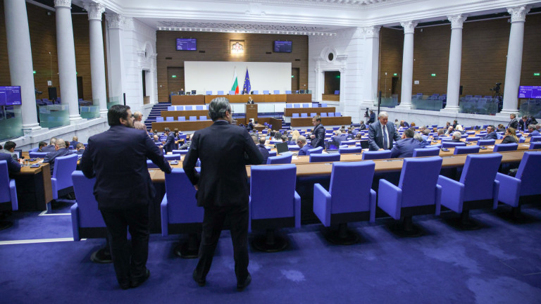 Депутатите приеха на две четения промените в Закона за филмовата