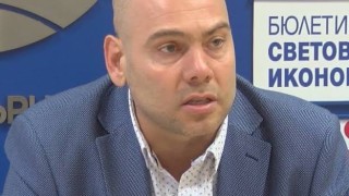 Симеон Караколев има магистърска степен по Предприемачество и стратегически маркетинг В