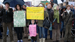 Вслушайте се в гласа на народа за ГМО, зове СДС