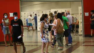 Гърция ще наложи вечерен час и ще забрани музиката в