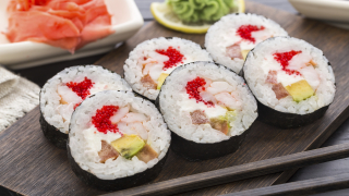 Трима души са арестувани в Япония заради шеги в ресторант