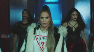 Дженифър Лопес представи видеото към новия си сингъл Amor Amor