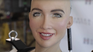 Роботът София който се превърна в медийна звезда през последните