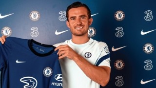 Защитникът на Челси Бен Чилуел ще бъде извън терените за