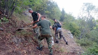 Вертолет Кугър от 24 а авиационна база Крумово е излетял