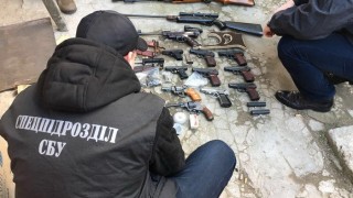 Служители от Службата за сигурност на Украйна СБУ пресякоха продажба на