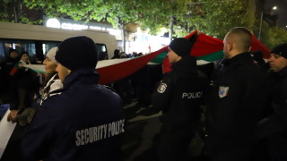 Засилено полицейско присъствие има пред турското посолство в София където
