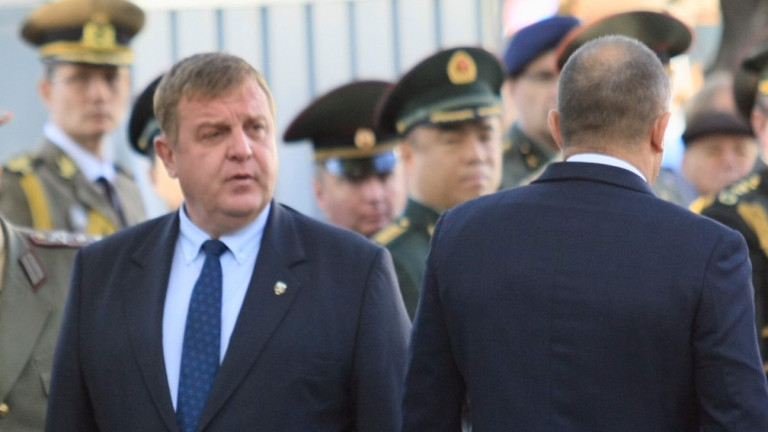 Вицепремиерът и министър на отбраната Красимир Каракачанов подкрепя граничните полицаи