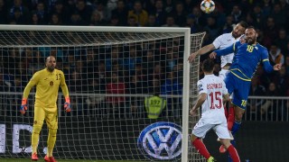 Централният защитник на България Николай Бодуров в типичния си