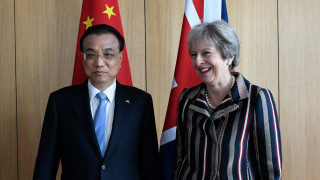 Британският премиер Тереза Мей подчертава важността на международното морско право
