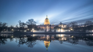 Долната камара прокара военния бюджет въпреки заплахата на Тръмп за вето