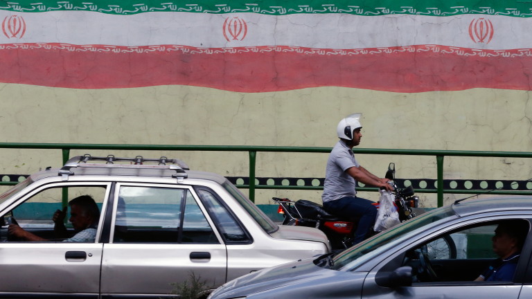 Половината американци очакват война с Иран до няколко години