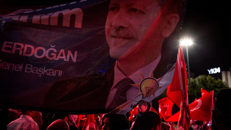 Опит за преврат в Турция или инсценировка на Ердоган? 