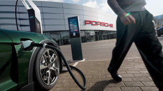 Печалбата на Porsche буквално се срина тази година и от