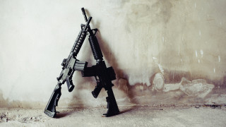 Общият обем на продажбите на оръжия и военни услуги на