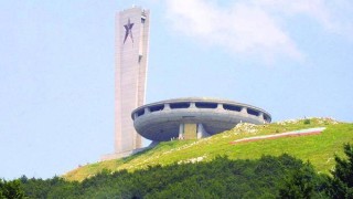 Паметникът Бузлуджа попада в списъка на най застрашените обекти в Европа