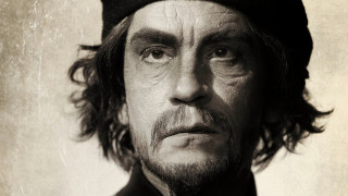 През 2013 г американският фотограф Сандро Милър решава да осъществи