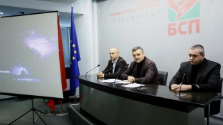 Ценко Чоков пак деребействал в Галиче, скочиха червените