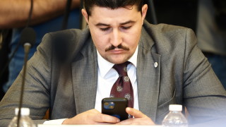 Възраждане внесоха в парламента предложение за замразяване на продажбата на над