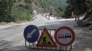 Продължава ремонтът на пътя София-Перник