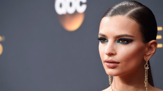 В средата на месеца Емили Ратайковски представи първата си собствена серия