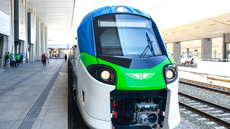 Още нови влакове: По българските жп пътища тръгват Alstom Coradia Stream, използвани в Германия и Нидерландия (СНИМКИ)