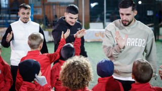 Играчите на ЦСКА Петко Панайотов Илиан Илиев и Иван Турицов