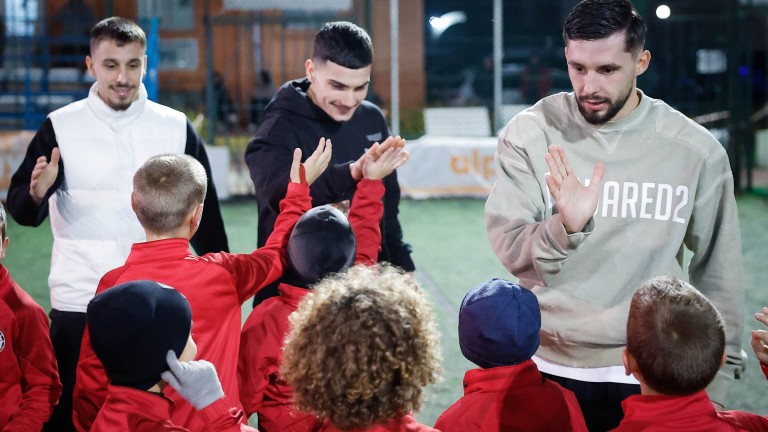 Играчите на ЦСКА Петко Панайотов, Илиан Илиев и Иван Турицов