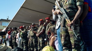 Мадагаскар има нов държавен глава дни след като военен преврат