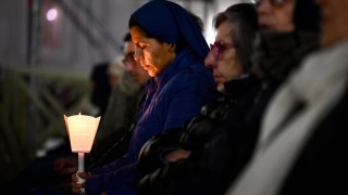 Папа Франциск е прекарал нощта спокойно съобщи Ватикана в последна