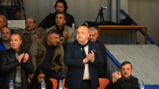 Министърът на младежта и спорта Красен Кралев присъства на мача