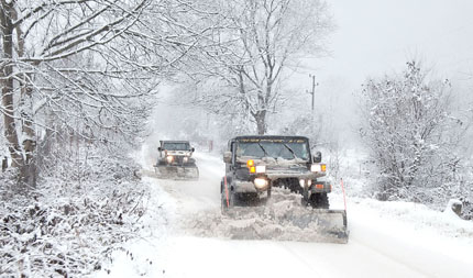 Над 130 машини срещу снега в София 