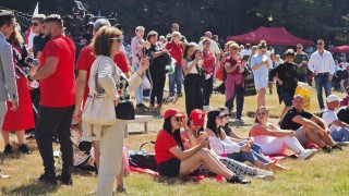 Хиляди социалисти симпатизанти и гости от цялата страна се събраха