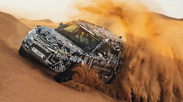 Новото поколение на легендарния всъдеход Land Rover Defender направи поредната