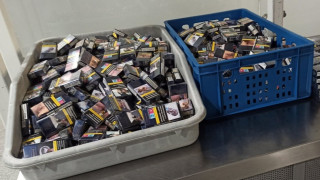 Митнически служители откриха 1804 кутии 36 080 къса цигари в