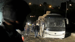 Взрив избухна в Кайро до туристически автобус съобщи ТАСС Пострадали