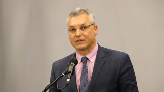 Коалициите Продължаваме промяната Демократична България и ГЕРБ СДС по необяснима