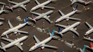 Огромен спад на световния въздушен трафик съобщават от Международната асоциация за въздушен