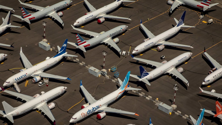 Огромен спад на световния въздушен трафик, съобщават от Международната асоциация