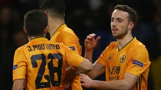 Хеттрик на Жота матира Еспаньол, Арсенал взе своето в Пирея