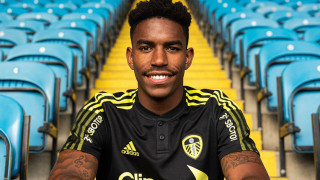 Жуниор Фирпо вече е футболист на Лийдс съобщиха в официалния