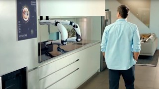 Роботът, който готви 5000 ястия вместо нас