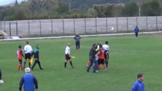 Неочаквани събития съпътстваха срещата между юношите на Пирин Благоевград и