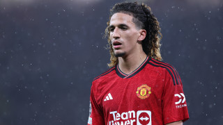 Младият играч на Манчестър Юнайтед Ханибал Межбри ще прекара втората