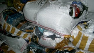 6102 текстилни изделия парфюми чанти и аксесоари със съмнения че