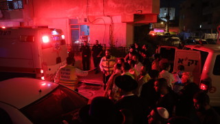 Най малко петима души са били убити при няколко атаки във