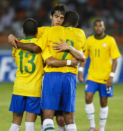 Бразилия с лека победа в контрола