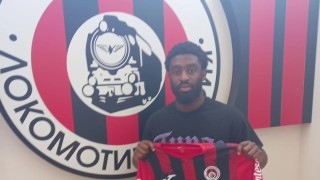 Френският краен защитник на Локомотив София Стефан Ламбез ще