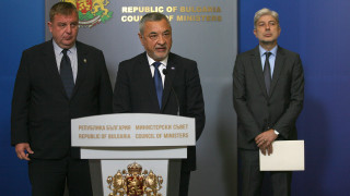 Каракачанов и Симеонов искат позиция на МС за процедурата срещу Унгария